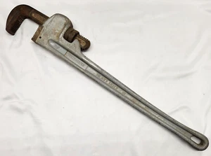 Trademaster 24" Aluminum Heavy Duty Pipe Wrench - Picture 1 of 7