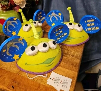 NUEVO CON ETIQUETAS - Lote de 3 Parques Disney Toy Story Garra Alienígena Orejas de Mickey He sido elegido Foto 1 de 4