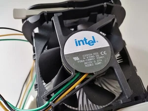 Intel Prise 775 Processeur CPU Radiateur et Ventilateur 4-Pin 4-Wire E33681-001 - Photo 1/3
