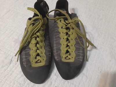 Tênis de escalada Evolv VTR3D TRAX com cadarço preto/verde masculino tamanho 8.5 - Imagem 1 de 4