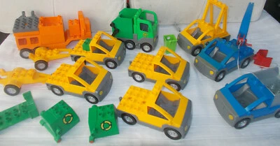 LEGO DUPLO Vehicule de ville camion poubelle voiture remorque - Photo 1/3