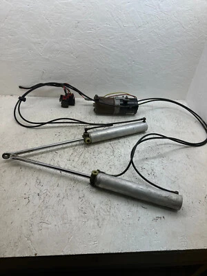 Cilindros de bomba hidráulica motor superior convertible Ford Mustang 1994-1998 OEM Foto 1 de 4