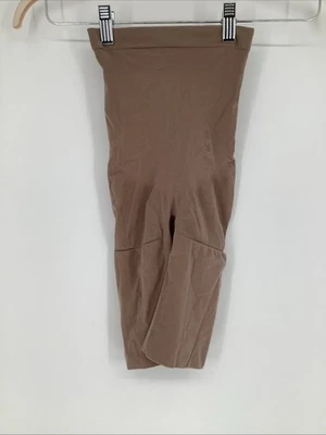 Pantalones Cortos Modeladores Spanx Power Series Beige Talla Pequeña V20 Foto 1 de 4