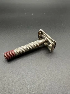 Vintage GILLETTE B1 - Rasoio di sicurezza con punta svasata rossa - Foto 1 di 7