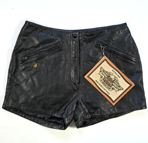 PANTALONES CORTOS HARLEY DAVIDSON LOW RIDER DE CUERO NEGRO PARA MUJER Talla 8/36 NUEVO CON ETIQUETAS 3" VINTAGE Y2K - Imagen 1 de 16