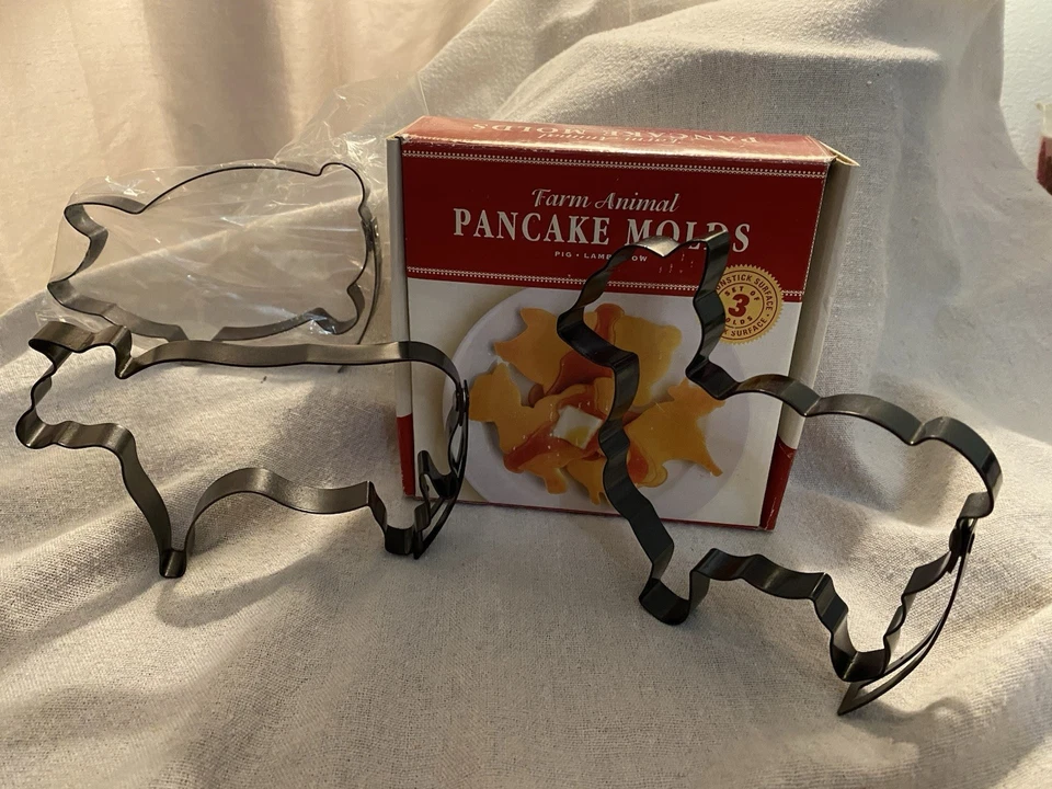 Williams Sonoma Stampi per animali da fattoria maiale mucca agnello - Immagine 1 di 1