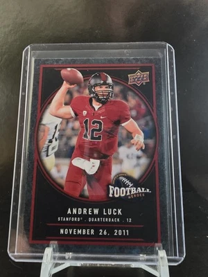 1003129 - 2014 Upper Deck Football Heroes #CFH-AL9 Andrew Luck Stanford Cardinal Foto 1 de 2