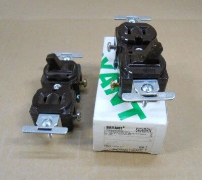 LOTE DE 2 NUEVOS RECEPTÁCULO INTERRUPTOR COMBINADO BRYANT 6404BRN 15 AMP 120VAC MARRÓN Foto 1 de 3