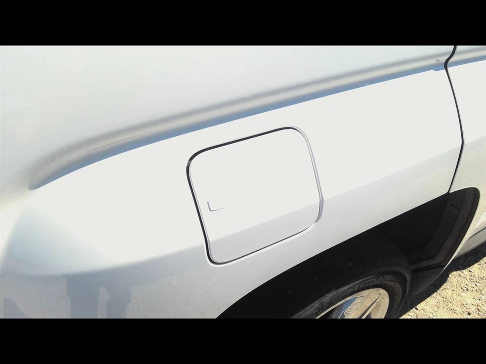2014 GMC TERRAIN  Fuel Filler Door WHITE  - Imagem 1 de 4