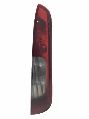 Luz trasera derecha ford focus c max 3m5113a602aa original 1.6 tdci 2005 Foto 1 de 4