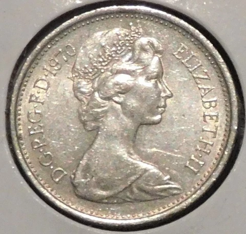 British 5 New Pence (Shilling Replacement) - 1970 - Queen Elizabeth II Cover