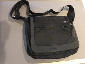 TUMI Laptop Messenger Travel Bag, 5112D Nylon, Black Expandable Computer, EUC - Picture 1 of 6