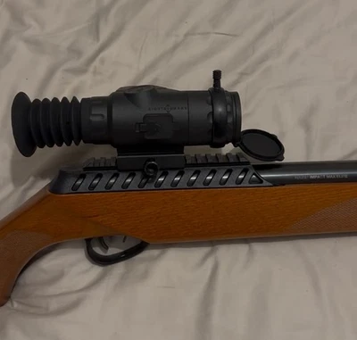 Mini rifle de aire comprimido Sightmark Wraith 4K visión nocturna 2x2-16x32 con Ruger Impact 22 Foto 1 de 3