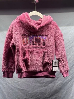 NUEVO CON ETIQUETAS DKNY Niñas Sudadera con Capucha 3T Rosa Bolsillo Difuso Lentejuelas Logo Precio de venta sugerido por el fabricante $40.00 Foto 1 de 4