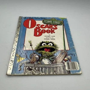 Sesame Street -Oscar's Book -(A Little Golden Book  1975) - Foto 1 di 2