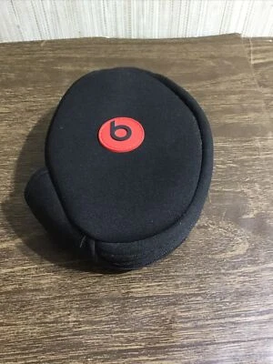 Estuche blando para auriculares Beats By Dr. Dre negro/rojo Foto 1 de 4