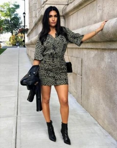 HERMOSA FOTO 8X10 REPORTERA DEPORTIVA MOLLY QERIM CON BORDES - Imagen 1 de 1