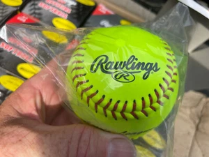 11" ASA Rawlings Yellow Softballs ASA11Y47L 375lb Compression 47cor (lot of 6) - Picture 1 of 5