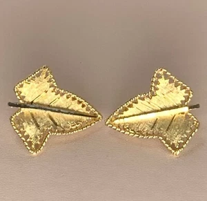 Vintage BSK Gold Tone Leaf Clip On Earrings - Picture 1 of 6