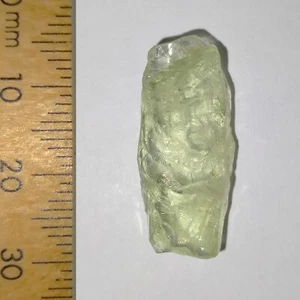 Aquamarine yellow green facet rough 4mm thick natural gemstone Video 12.7ct - Picture 1 of 7