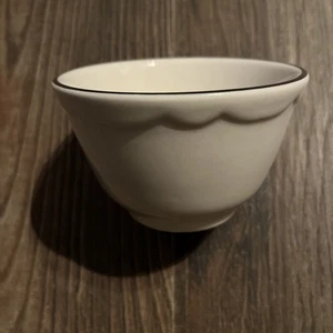 Buffalo China USA Small Bowl 4" D X 2.5"H Blue Rim Ruffle Design Around Entire - Picture 1 of 4