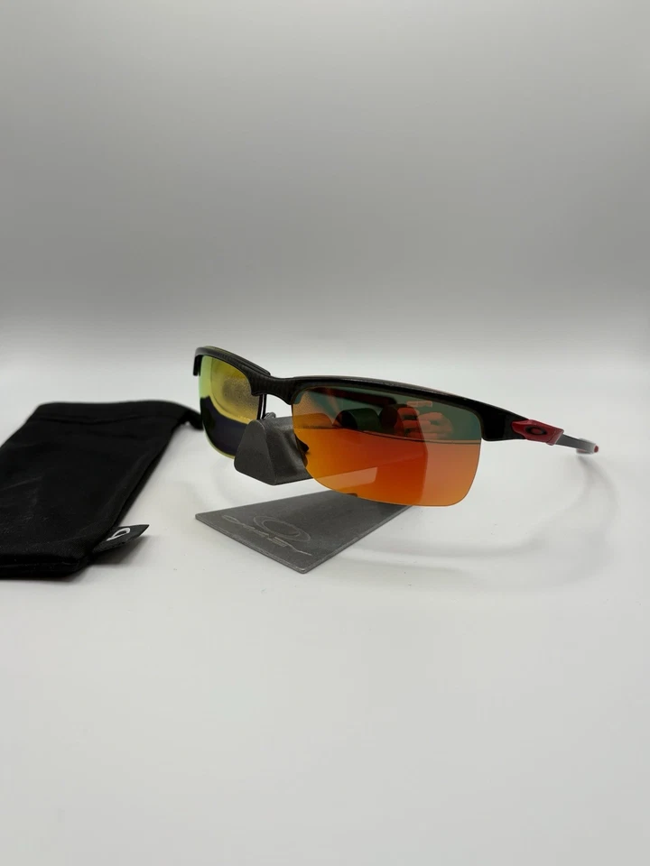 Gafas de sol Oakley Carbon Blade Ferrari fibra rojo/rubí lentes polarizadas OO9174-06 Foto 1 de 4