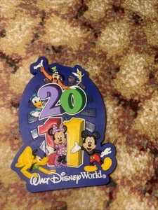 Walt Disney World 2011 Magnet Mickey Minnie Pluto Donald Goofy - Bild 1 von 2