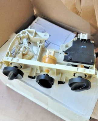 2003-2008 Mazda 6 AC Heater Climate Temperature Control OEM - Image 1 of 4