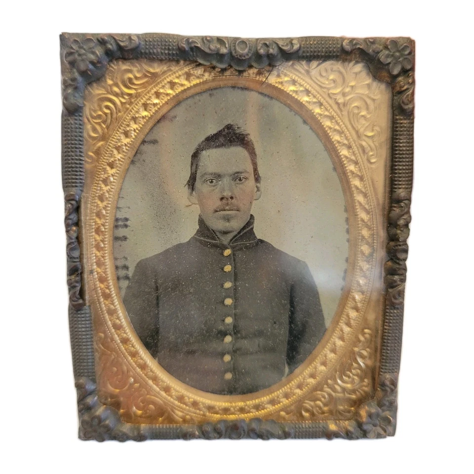 Antique Original Civil War Tintype Of A Union Soldier Photo Frame VERY NICE!!! - Image 1 of 4