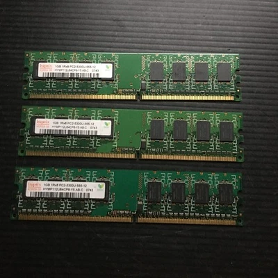 RAM de escritorio 3 piezas Hynix 1 GB PC2-5300U-555-12 DDR2 (HYMP112U64CP8-Y5) Foto 1 de 3