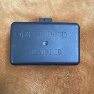 MERCEDES-BENZ SL500 RAIN SENSOR CONTROL MODULE 2108205710 1998 1999 2001 2002 - Picture 1 of 3