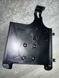 Uchwyty RAM Twist-Lock Uchwyt przyssawki do Apple iPad mini (A17 Pro) i mini 6 - Zdjęcie 1 z 3