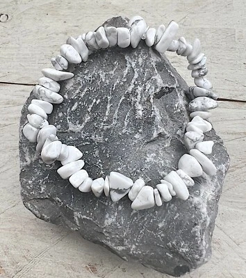 Damen Splitterarmband Howlith Armband elastisch Perlenarmband D5cm NEU - Bild 1 von 3