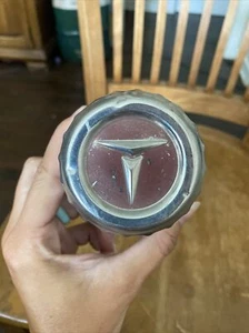 1973-80 Toyota Hilux pickup T100 hubcap centercap vintage - Picture 1 of 9