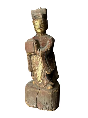 Figura digna de madera china alrededor de 1750 mediados de la dinastía Qing Foto 1 de 4