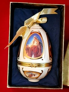 BEAUTIFUL PAINTED ENAMEL MOTHER AND CHILD HOLIDAY CHRISTMAS EGG ORNAMENT - Picture 1 of 4