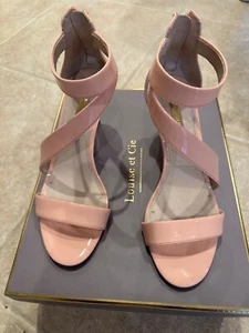 Womens Pink Patent Leather Shoes US size 6, 2.5 in heels - Picture 1 of 6