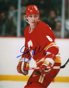 GINO CAVALLINI SIGNED CALGARY FLAMES 8" X 10" PHOTO W/ COA - Picture 1 of 1