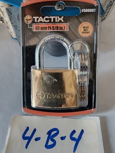 Candado de latón de alta resistencia Tactix 500007 1-5/8" - Imagen 1 de 2