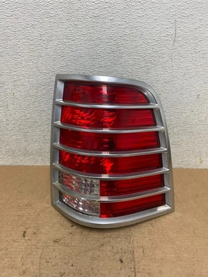 2002 2003 2004 2005 Mercury Mountaineer Right Passenger Tail Light Oem P6688 DW - Image 1 of 4