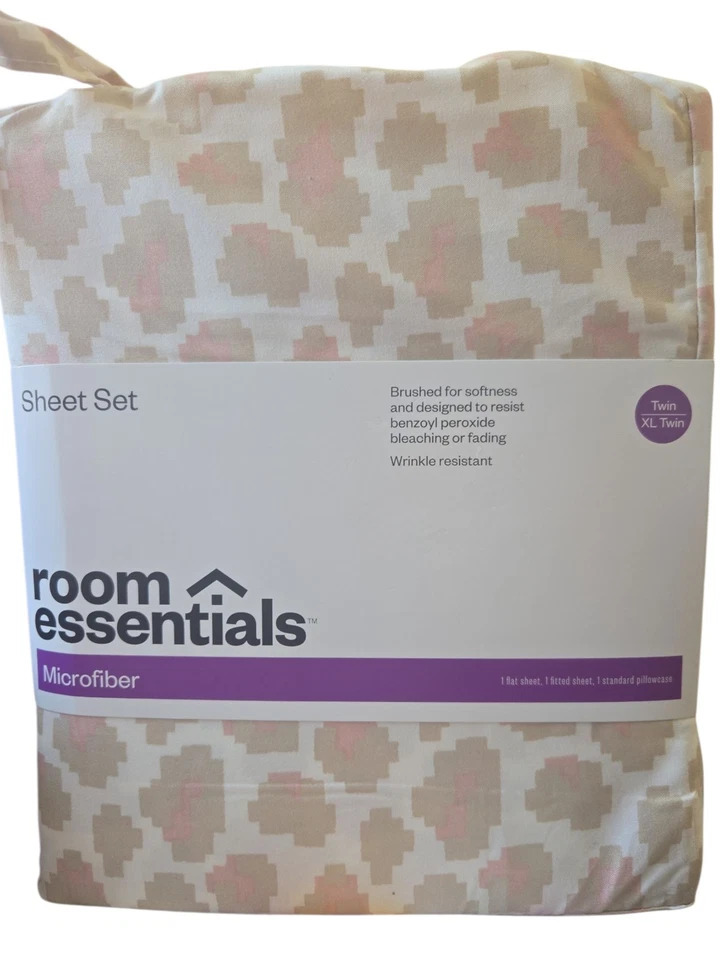 Room Essentials Twin/Xl Microfiber Solid bed cover set - Image 1 of 1