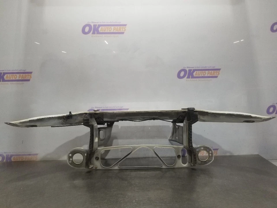 00 2000 BMW Z3 ROADSTER 2.8L RADIATOR CORE SUPPORT WITH HOOD LATCH  Foto 1 de 4