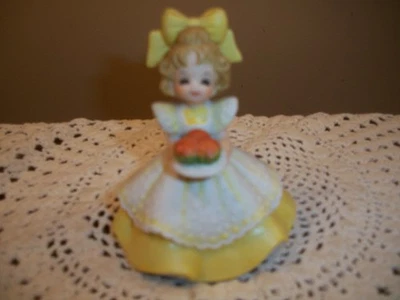 JOSEF ORIGINALES VINTAGE PEQUEÑA RECETA GOURMET NIÑA VESTIDO AMARILLO MAGDALENAS FIGURA Foto 1 de 4