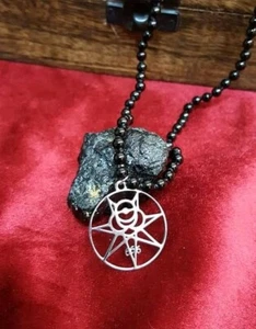 Collana con ciondolo del Sigillo Segreto personale di Aleister Crowley - Foto 1 di 2