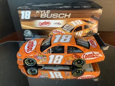 Toyota Camry 2008 combos Kyle Busch #18 cuna 1:24 M.A. 1.416 DIN #9 Foto 1 de 4