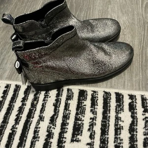 Geox Respira Women’s Boot Warm Lining Silver Size: 39 EU U.S 8.5 - Picture 1 of 8