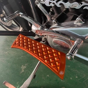 Big Orange Rider Foot Floorboards for Harley Softail FL Touring FLHX FLTRX FLHR - Picture 1 of 5