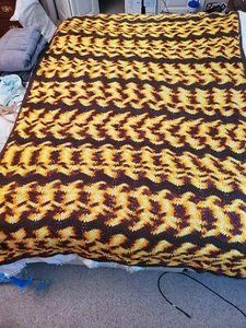 Vintage Handarbeit gehäkelt afgan 5'x8' Decke Retro 70er braun gelb 60" x 96" - Bild 1 von 10