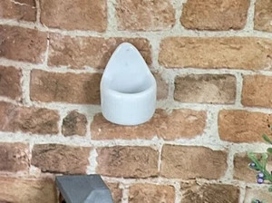1:12th Dolls House Miniature White Wall Planter NEW Garden Hanging Basket Plant - Picture 1 of 4