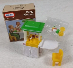 Little Tikes Casa de Muñecas Muebles Cocina Isla Fregadero Estufa Silla Teléfono De Colección - Imagen 1 de 3